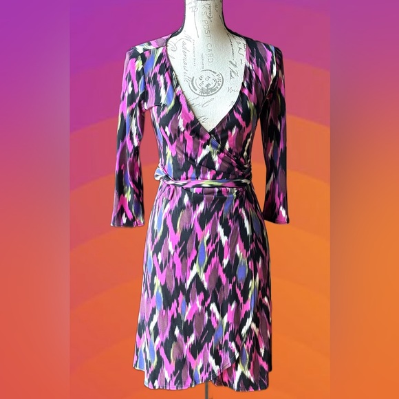 Lily Abstract Print Wrap Dress, Deep Open V-Neckline - Size PP/0-2, Like New - Picture 1 of 7